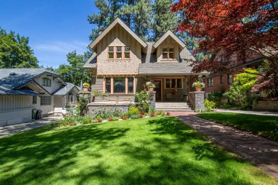 Are Old Houses Worth Buying?