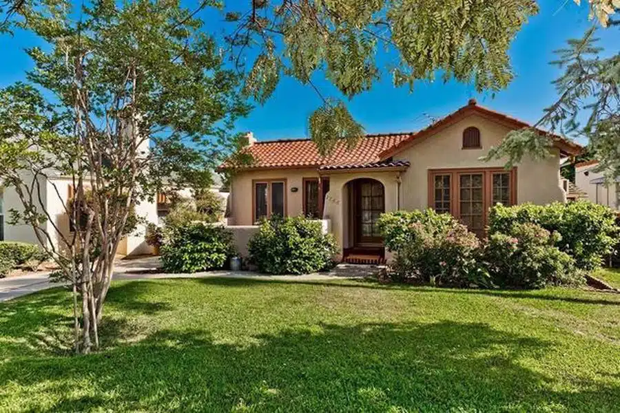 Altadena: High Above the Rest