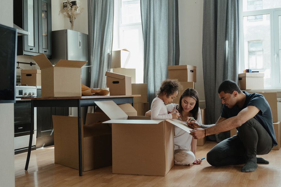 Family preparing to move to another state