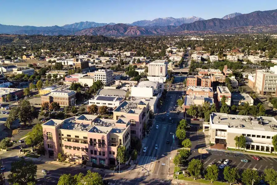 Overview of houses in Pomona