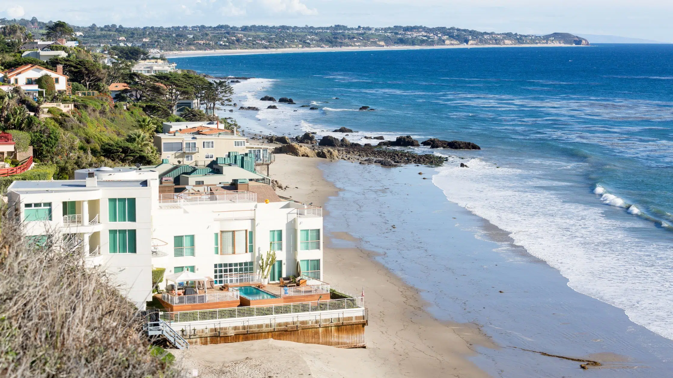 Vacation Home Investment: Pros, Cons and Buying Strategies